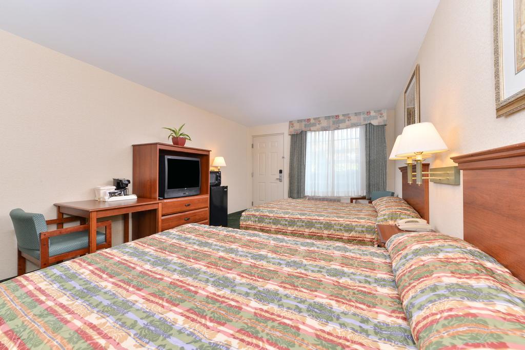 Tower Inn And Suites Of Guilford / Madison 部屋 写真