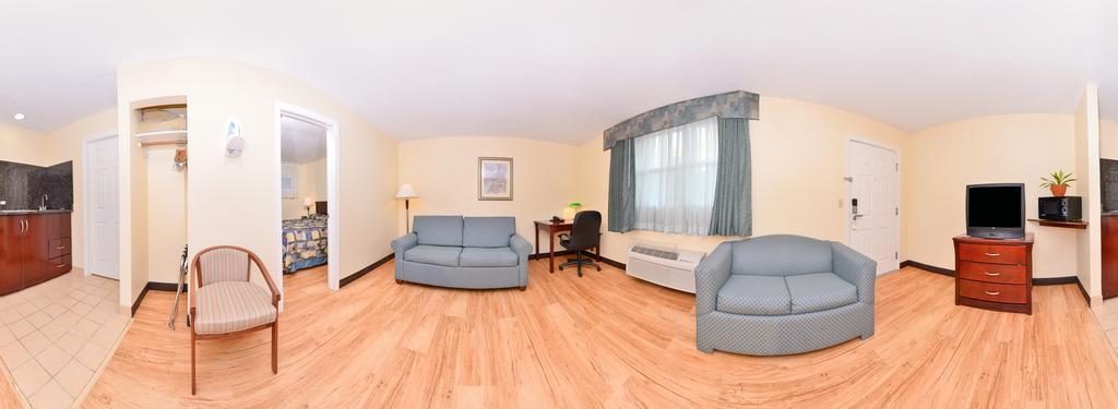 Tower Inn And Suites Of Guilford / Madison エクステリア 写真