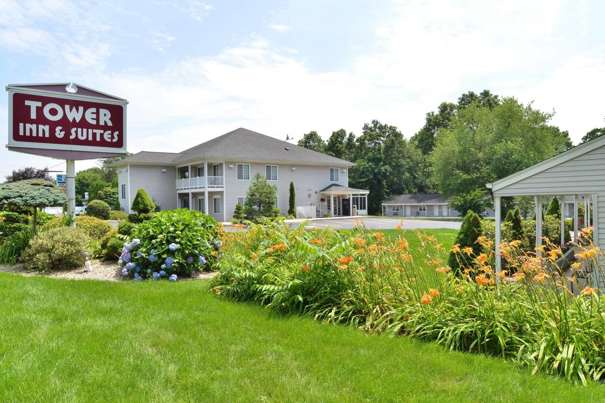Tower Inn And Suites Of Guilford / Madison エクステリア 写真